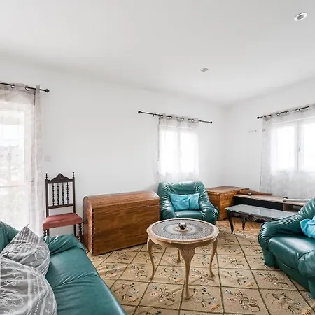 Retro-modern Retreat In *