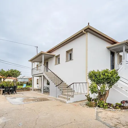 Retro-modern Retreat In Holiday home *