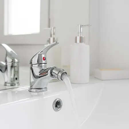 Retro-modern Retreat In Holiday home