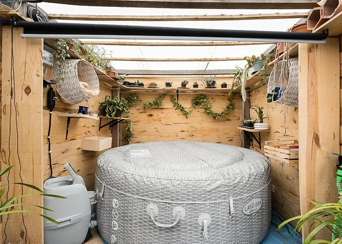 Retro-modern Retreat In Esposende