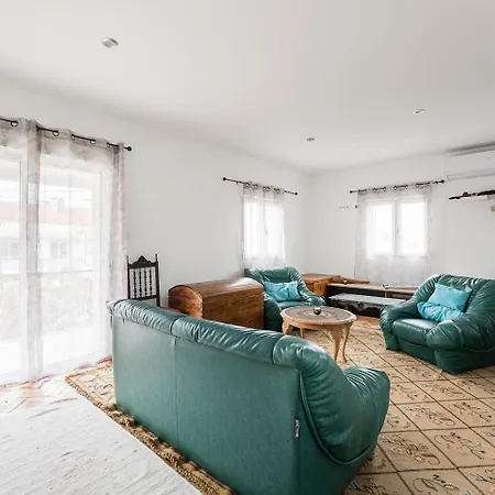 Retro-modern Retreat In Prázdninový dům *