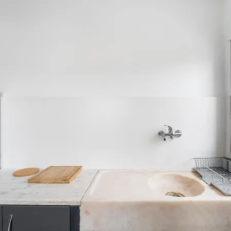 Retro-modern Retreat In Guest house Esposende