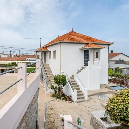 Guest house Retro-modern Retreat In Esposende