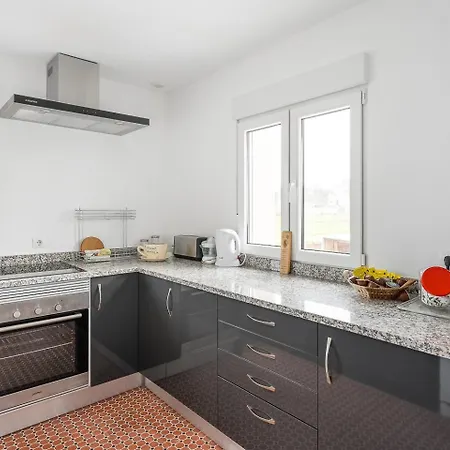 Retro-modern Retreat In Prázdninový dům