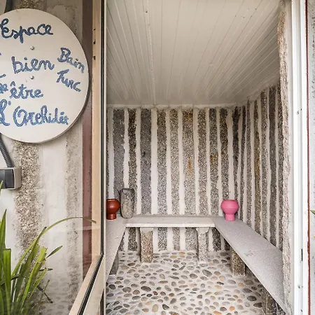 Retro-modern Retreat In Prázdninový dům *