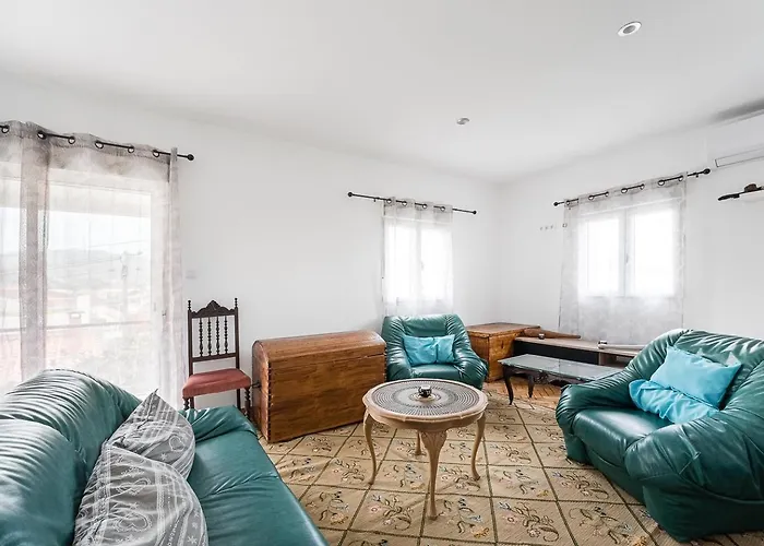 Retro-modern Retreat In *