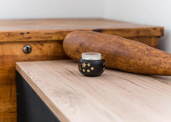 Retro-modern Retreat In Feriehus *