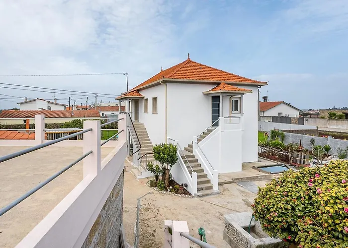 Feriehus Retro-modern Retreat In Esposende